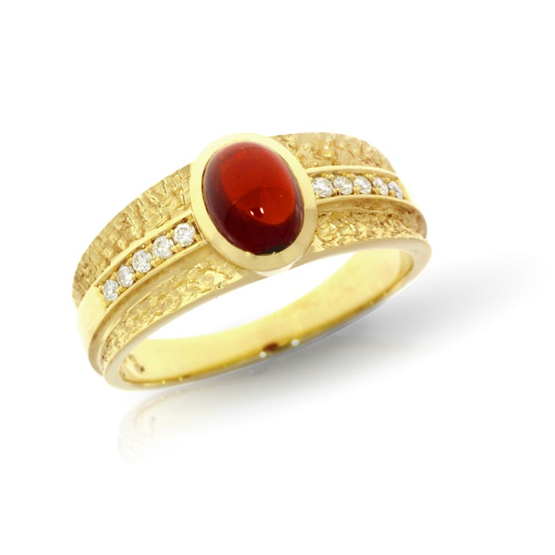 Ring in Gold mit Granat und Brillanten