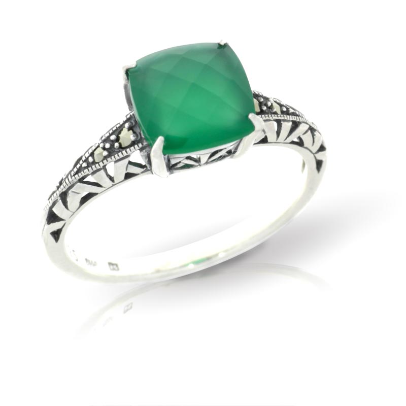 Ring in Silber mit Calcedon und Markasite